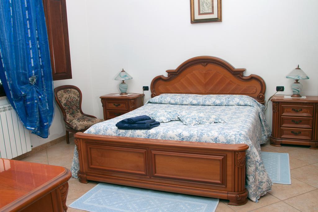 Il Vecchioliveto Di Ornella Bed and Breakfast Marrùbiu Værelse billede