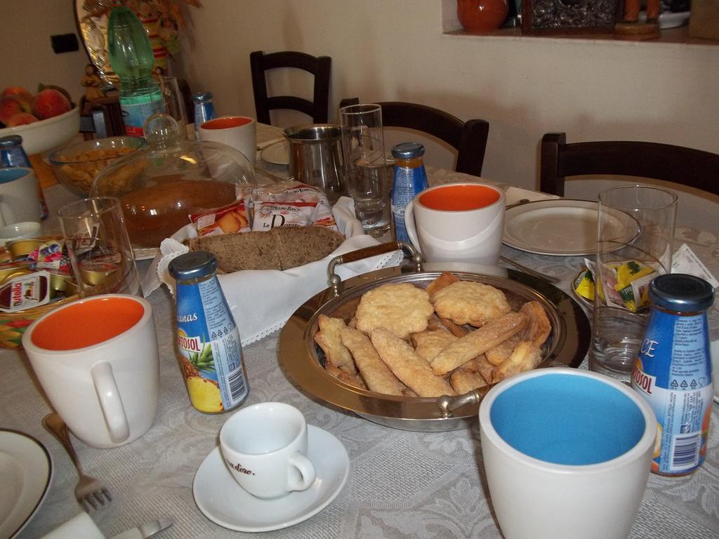 Il Vecchioliveto Di Ornella Bed and Breakfast Marrùbiu Værelse billede